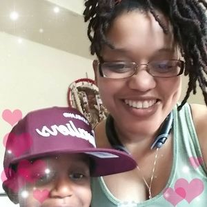 Meet your Posher, Aisha